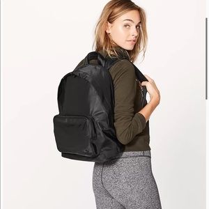 Lululemon Everywhere Backpack Mesh 17L